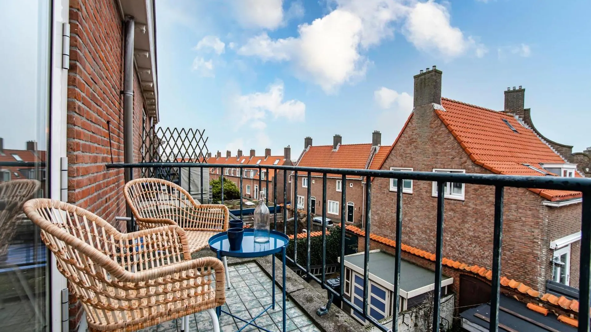 Studio Evership Just Minutes From The Beach And Center Zandvoort Casa de Férias